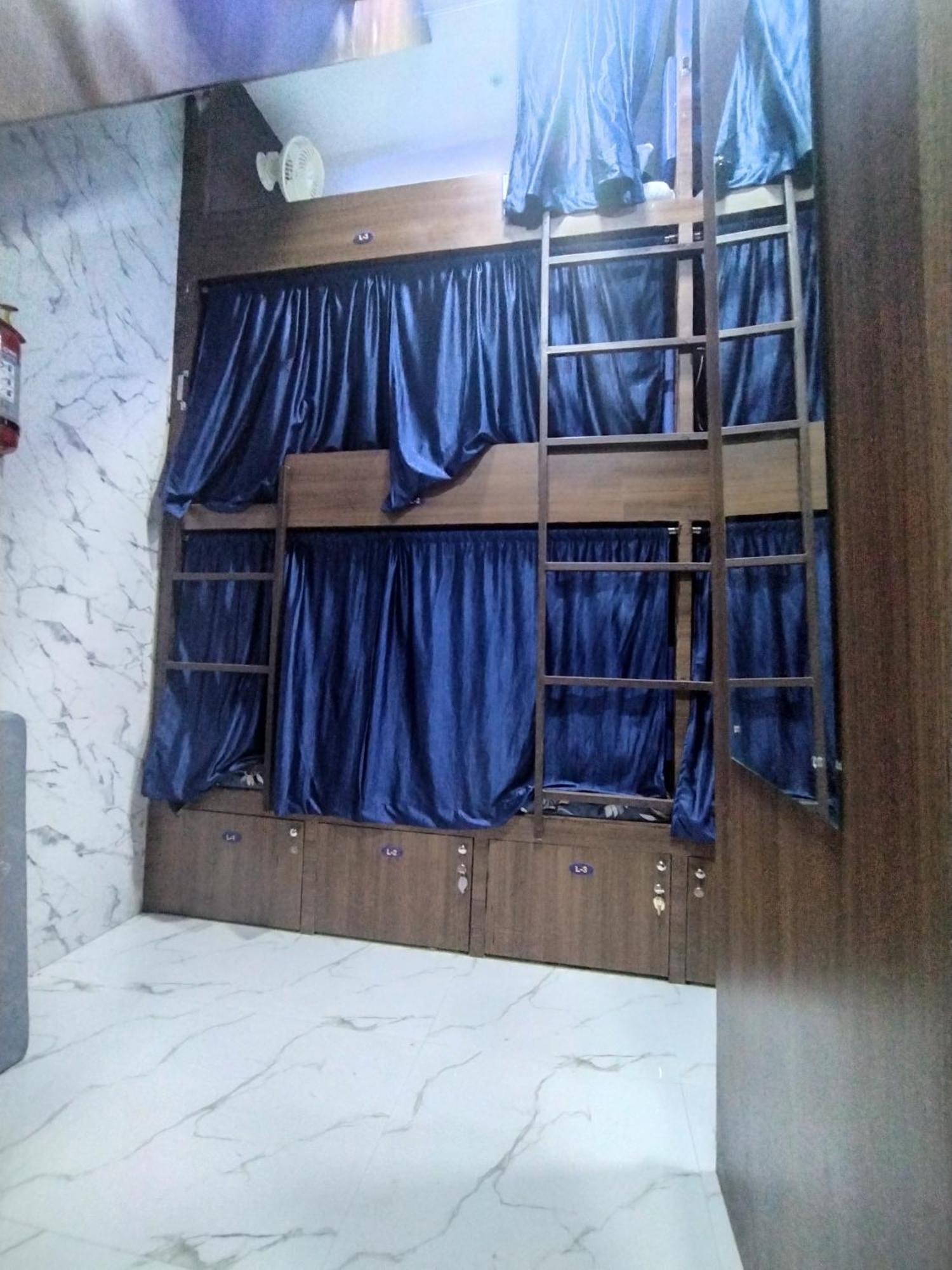 Ayala Pg Ac Deluxe1 Hostel